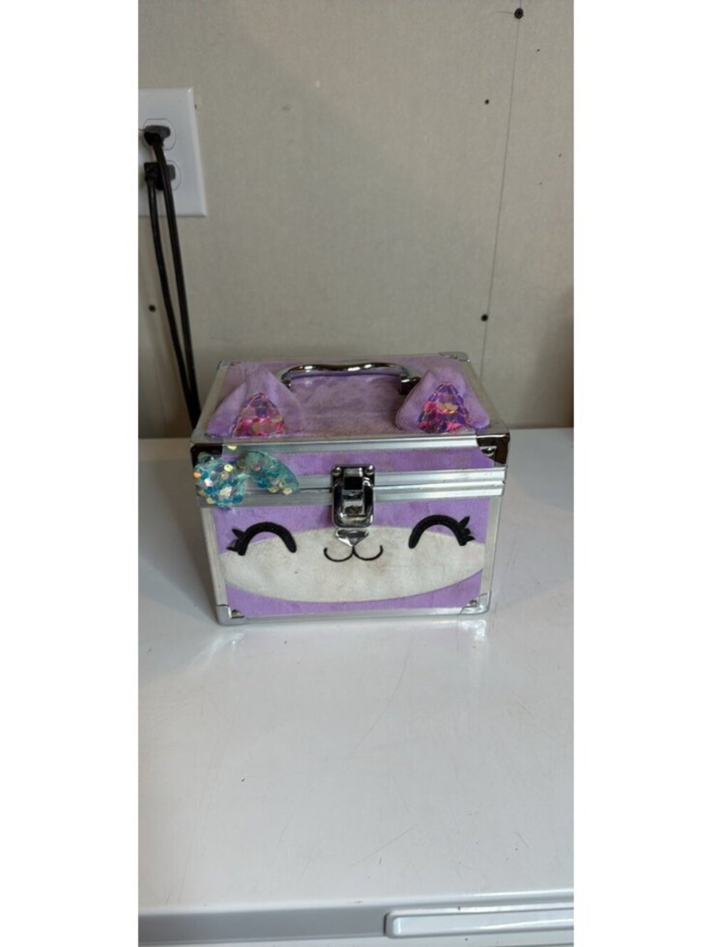 Kitty storage box